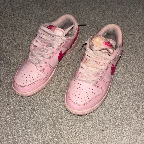 Nike Dunks - Picture 3 of 9